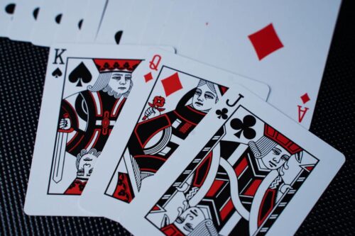 Cartas de poker minimalisas diseñadas por Julio para las Juggler Cards