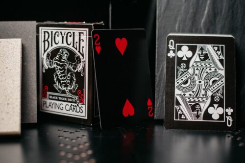 Comprar baraja de cartas para magia Black Tiger de Ellusionist