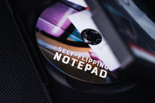 DVD de Self Flipping Notepad por Sans Mind y Víctor Sanz