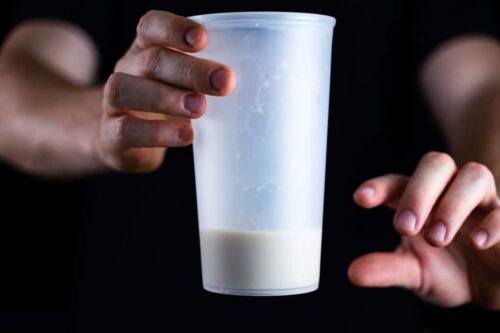 Hacer desaparecer leche truco de magia desaparición de leche