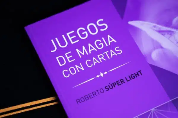 Libro Roberto Super Light Trucos con Cartas