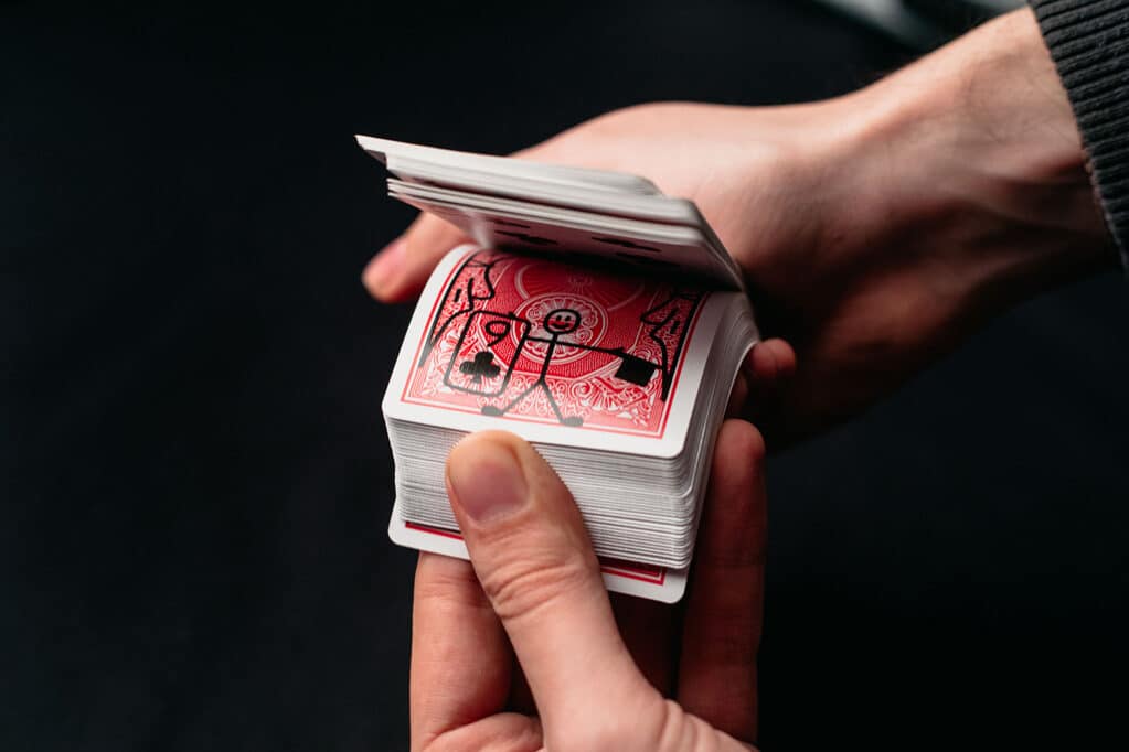Truco de magia de got talen Card Toon en el que un dibujo adivina la carta escogida