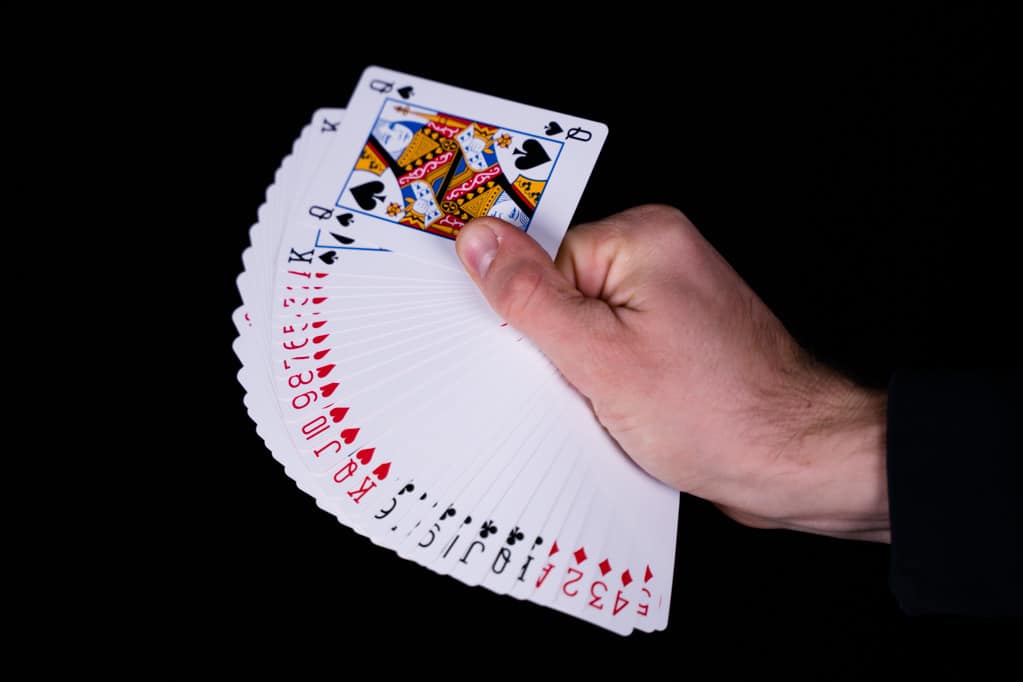 Trucos de magia con cartas de manipulacion